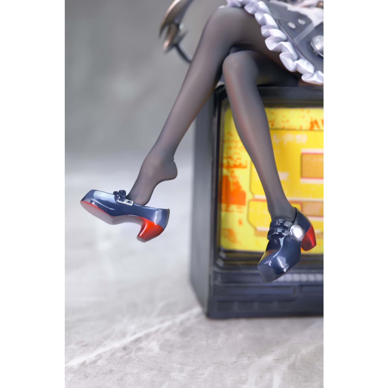 Dolphin Studio - Ellen Joe Gold TV Ver.