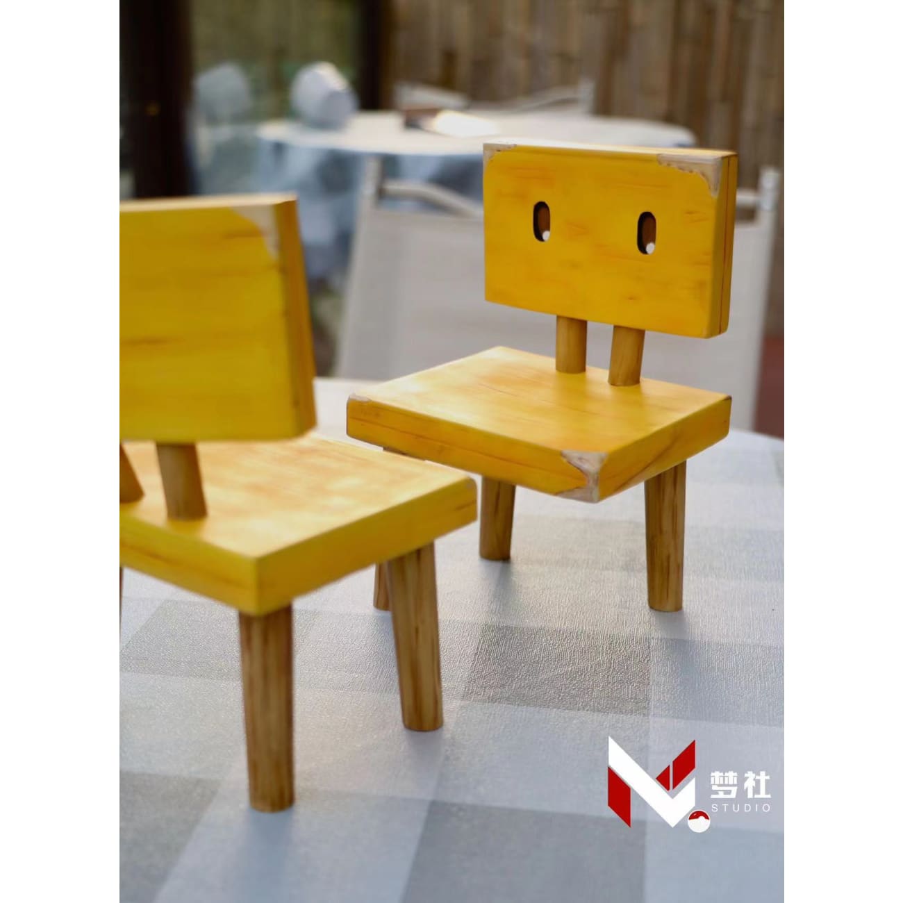 Dream Club Studio - Suzume’s Chair [2 Variants]