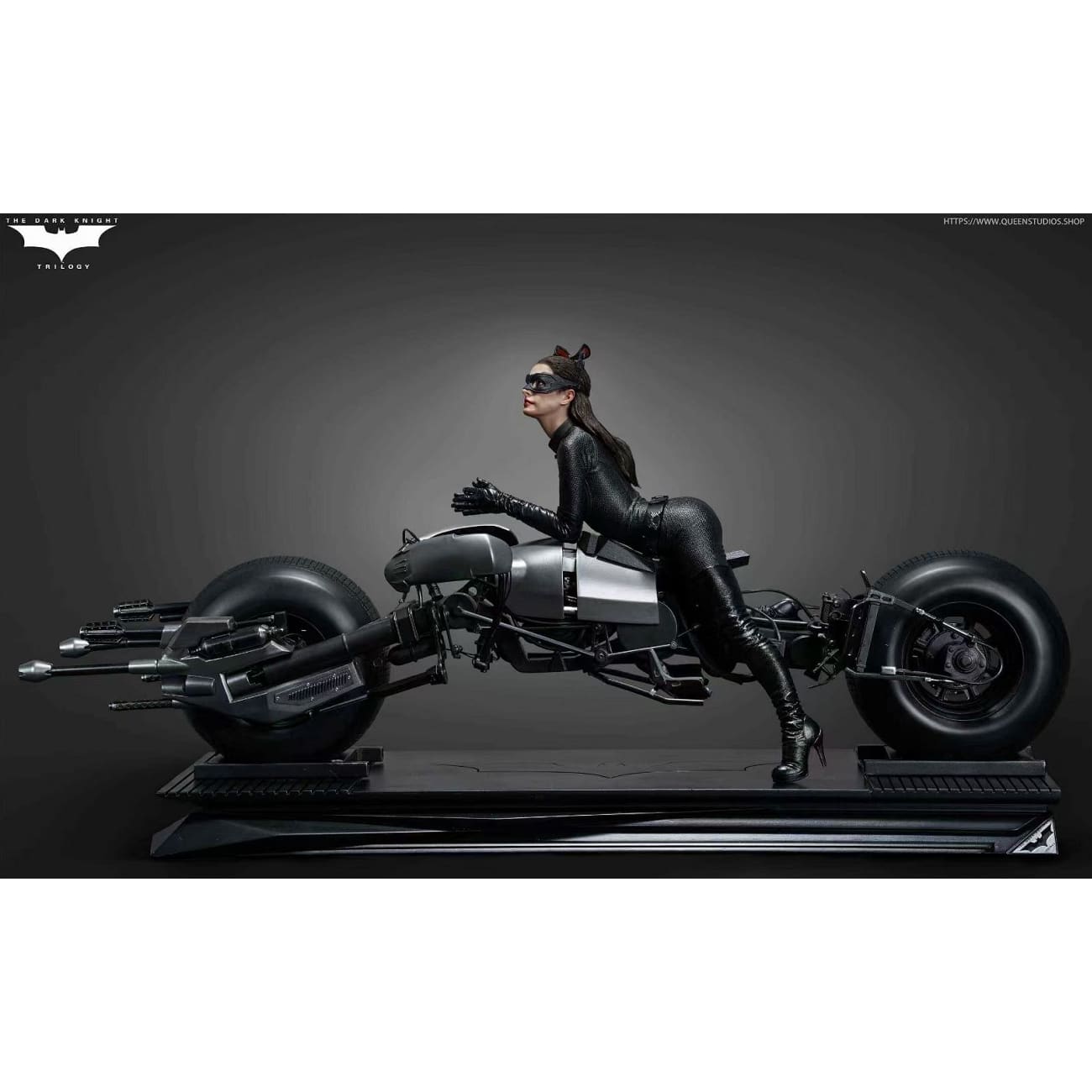 QueenStudios - Cat Woman on Bike [1/6 scale] 