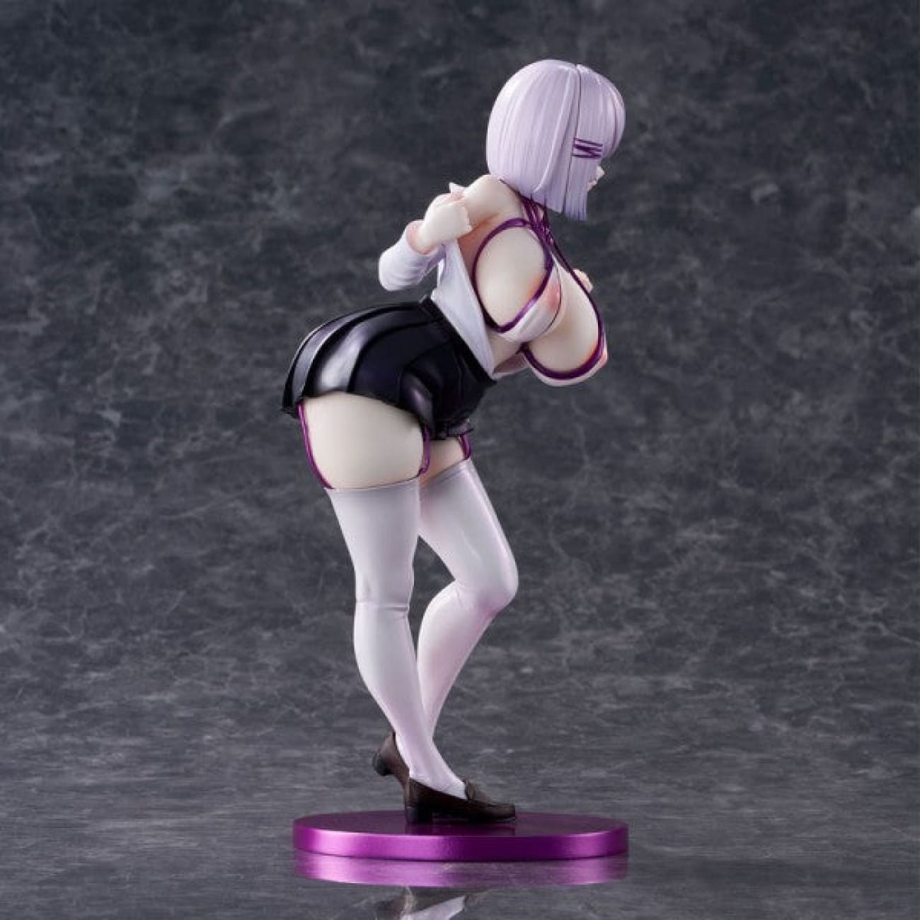 Eighteen Studio - Silver Hair Girl