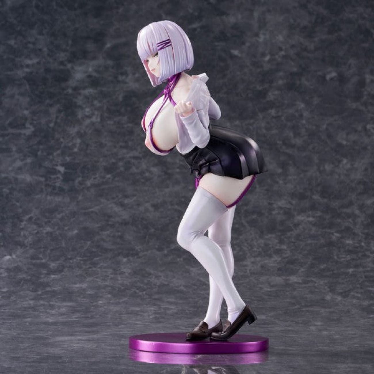 Eighteen Studio - Silver Hair Girl