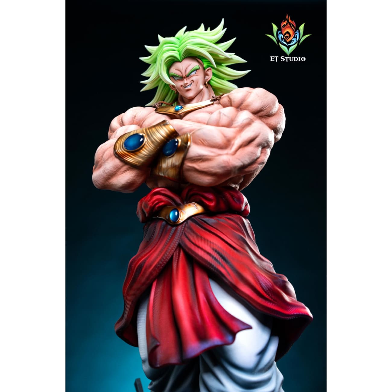 ET Studio - Hold Chest Broly