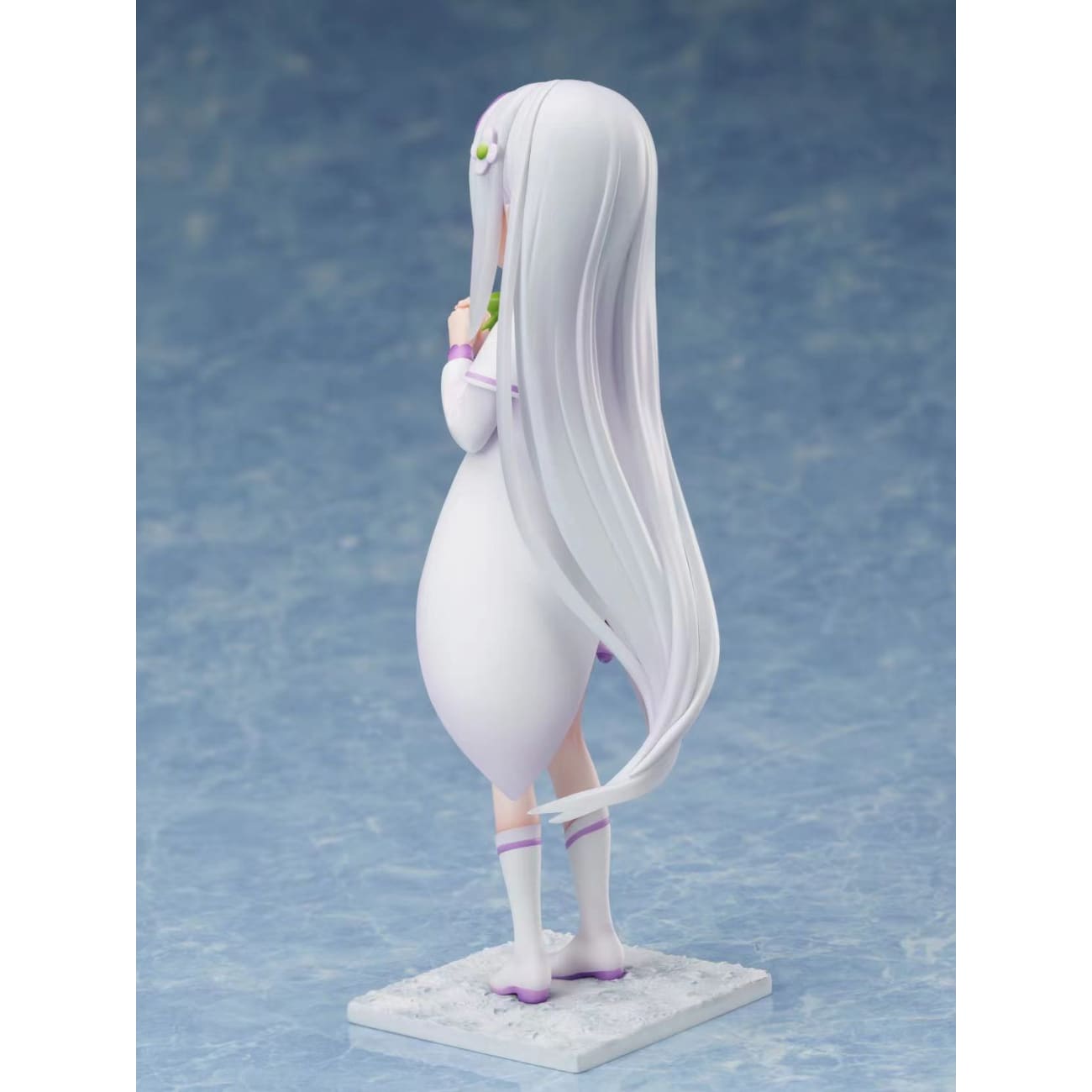 F:Nex - Young Emilia