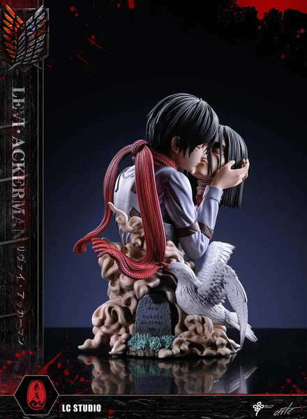 LC Studio - Mikasa Ackerman Kissing Eren Yeager Bust [2 Variants]