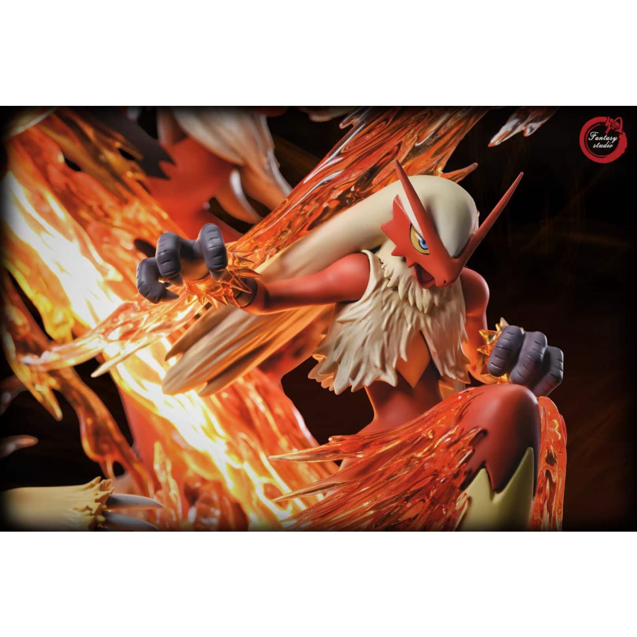 Fantasy Studio - Blaziken Family Blaze Kick