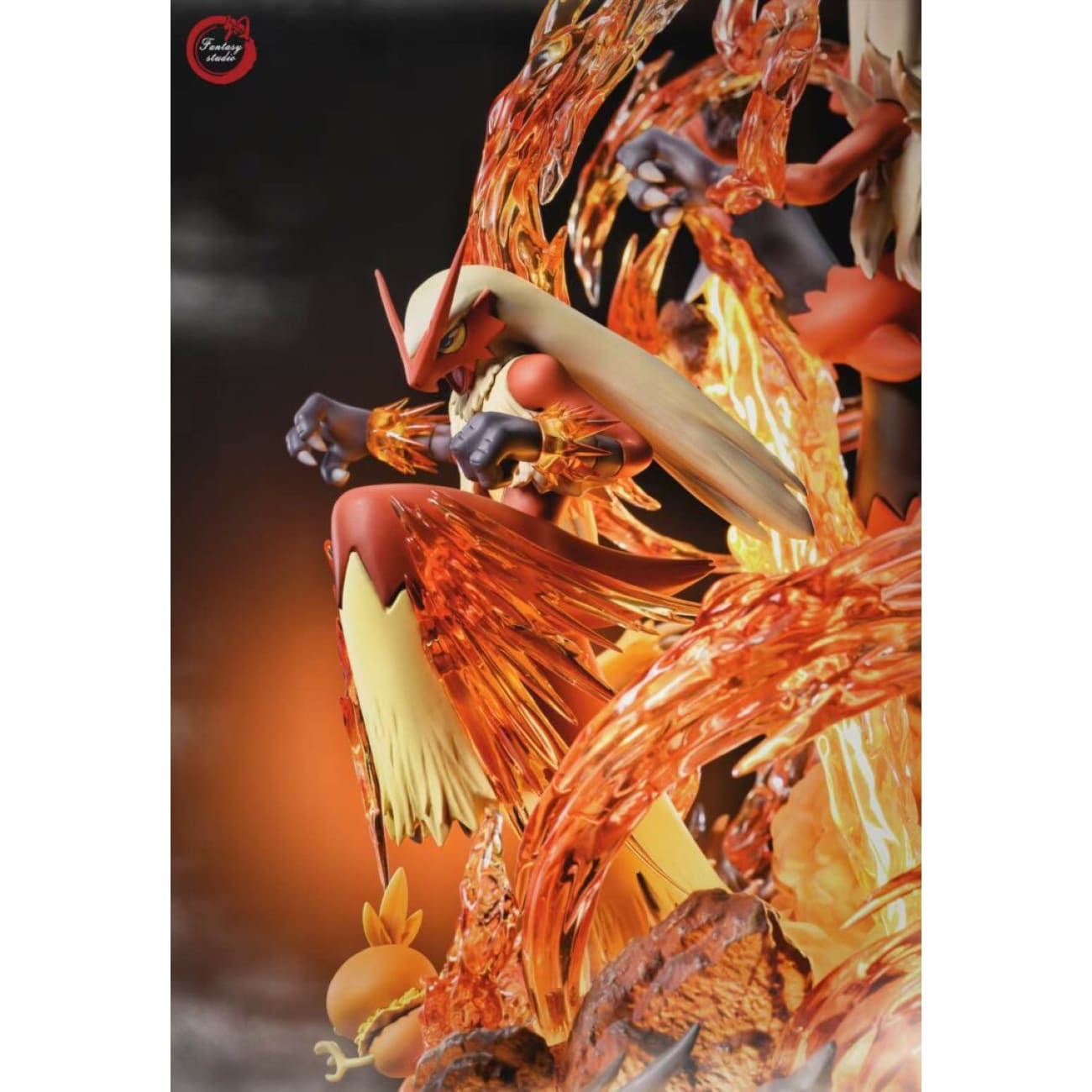 Fantasy Studio - Blaziken Family Blaze Kick