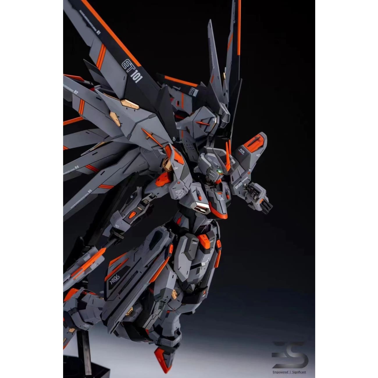 Fanxing Studio X Empowered Significant Studio - Gundam MG Freedom 2.0 Cyberpunk Style 