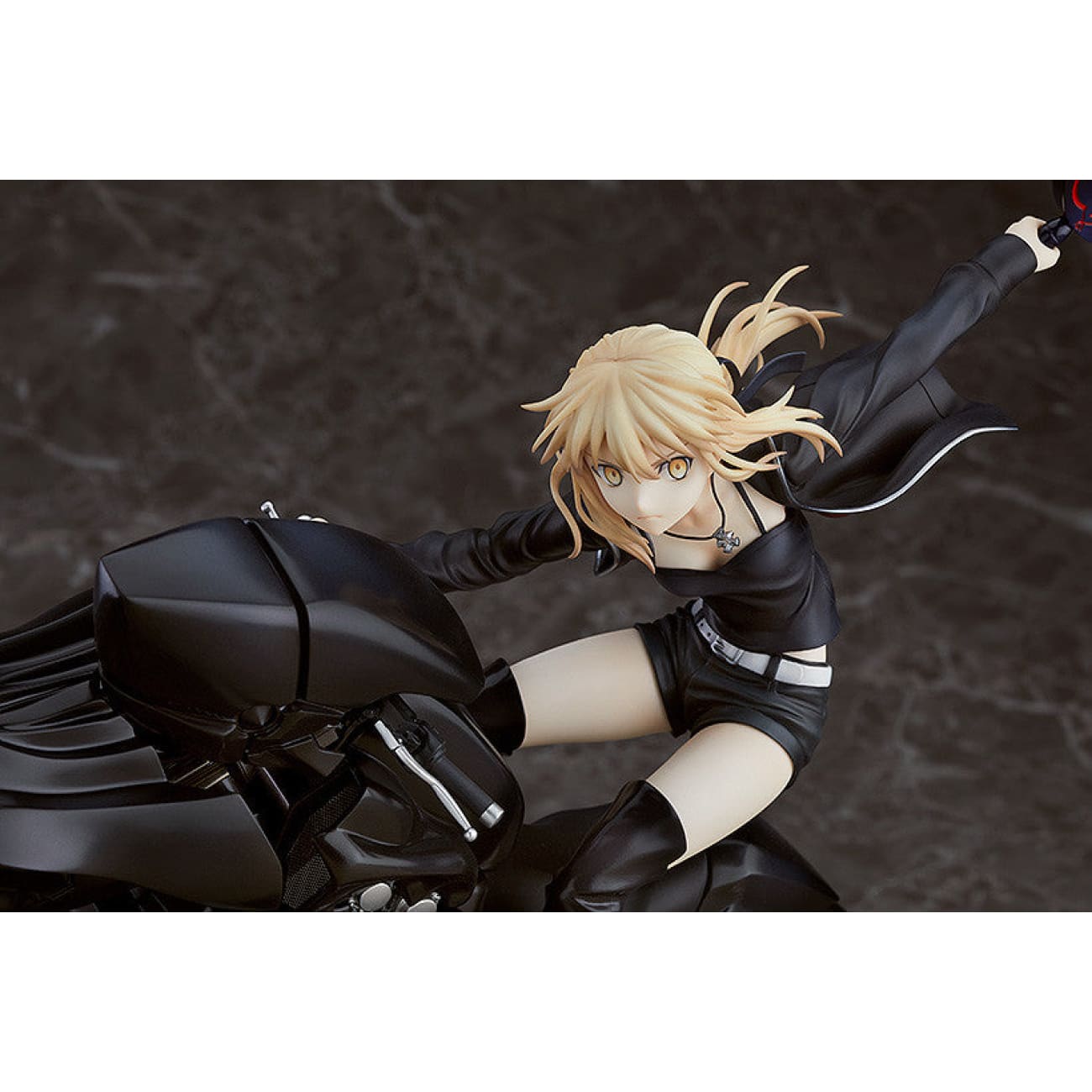 Good Smile Company (GSC) - Artoria Pendragon Saber & Cuirassier Noir