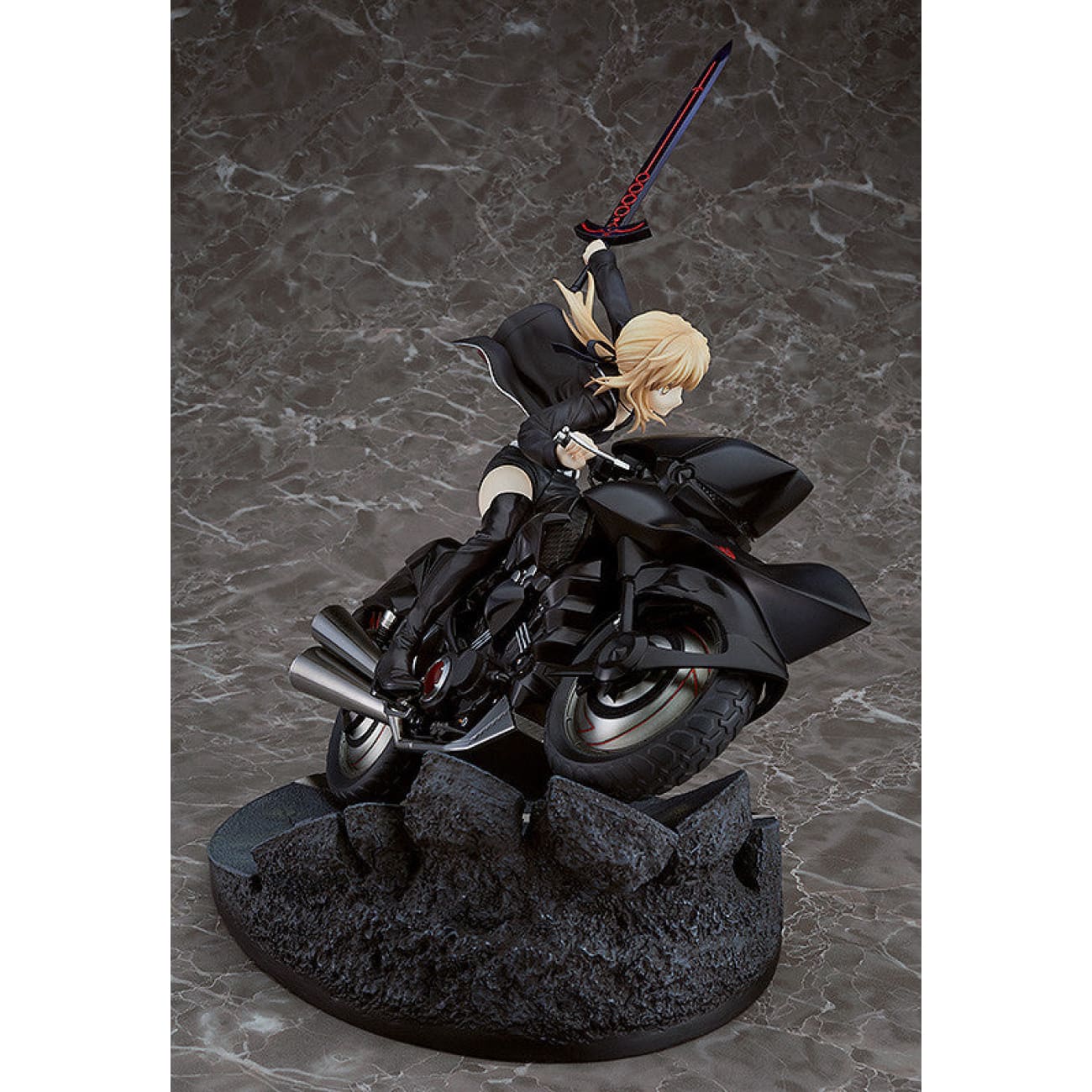 Good Smile Company (GSC) - Artoria Pendragon Saber & Cuirassier Noir
