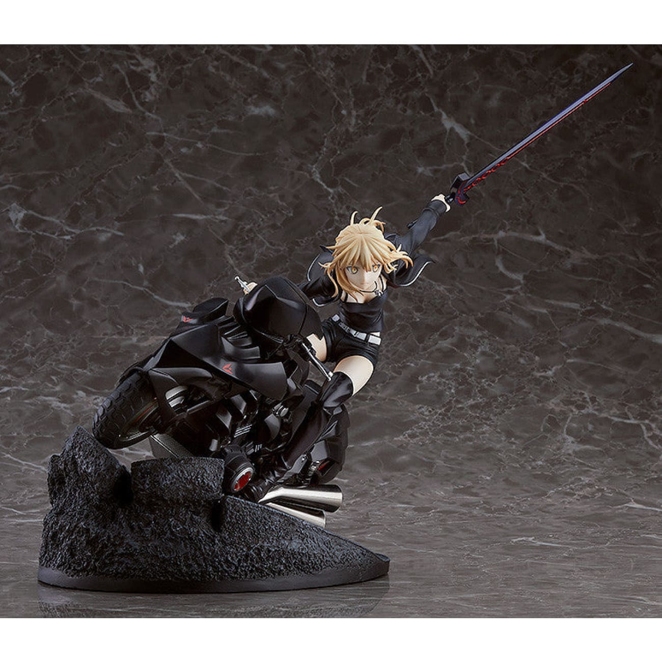 Good Smile Company (GSC) - Artoria Pendragon Saber & Cuirassier Noir