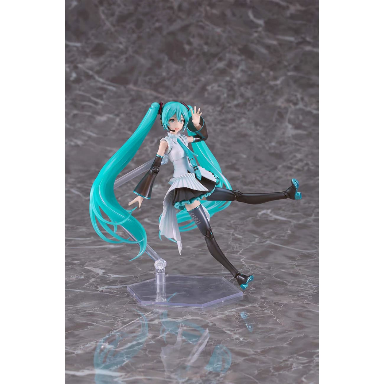 Good Smile Company (GSC) - Hatsune Miku Happy 16th Birthday Ver.
