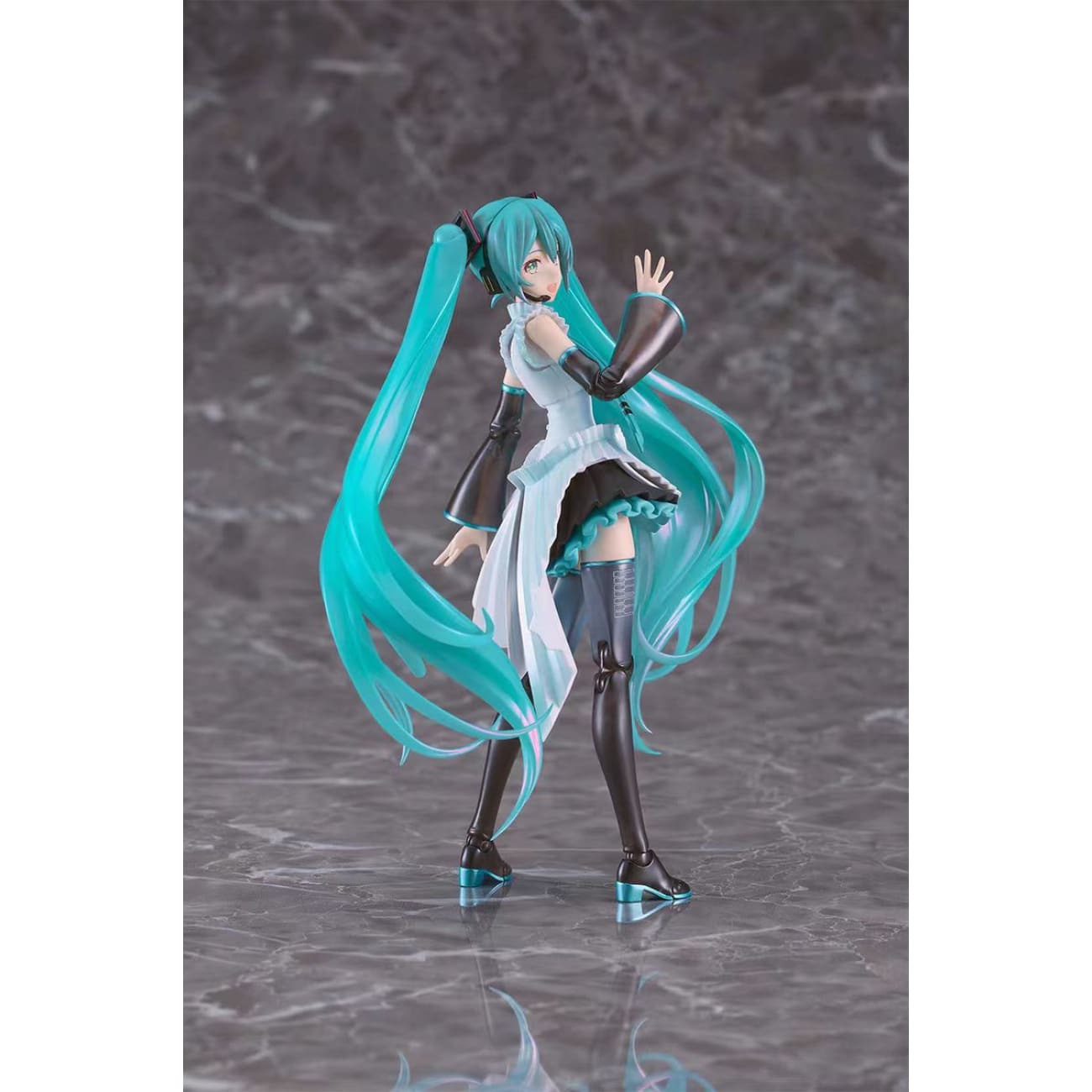 Good Smile Company (GSC) - Hatsune Miku Happy 16th Birthday Ver.