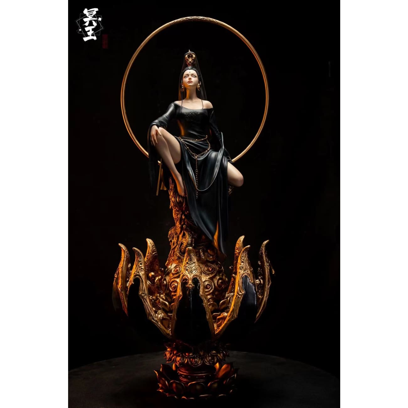 Hades Studio - Lotus Goddess [Black / White]