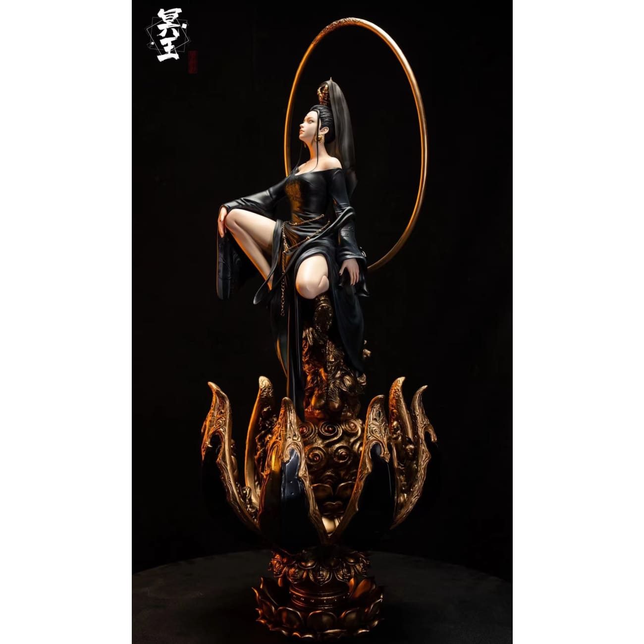 Hades Studio - Lotus Goddess [Black / White]