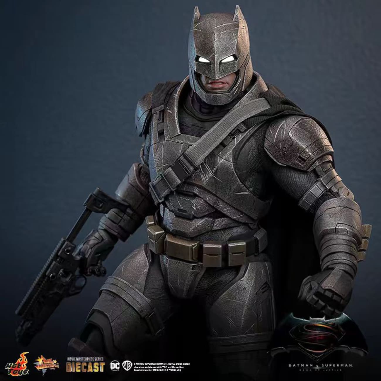 Hot Toys - Armored Batman 2.0 [2 Variants]