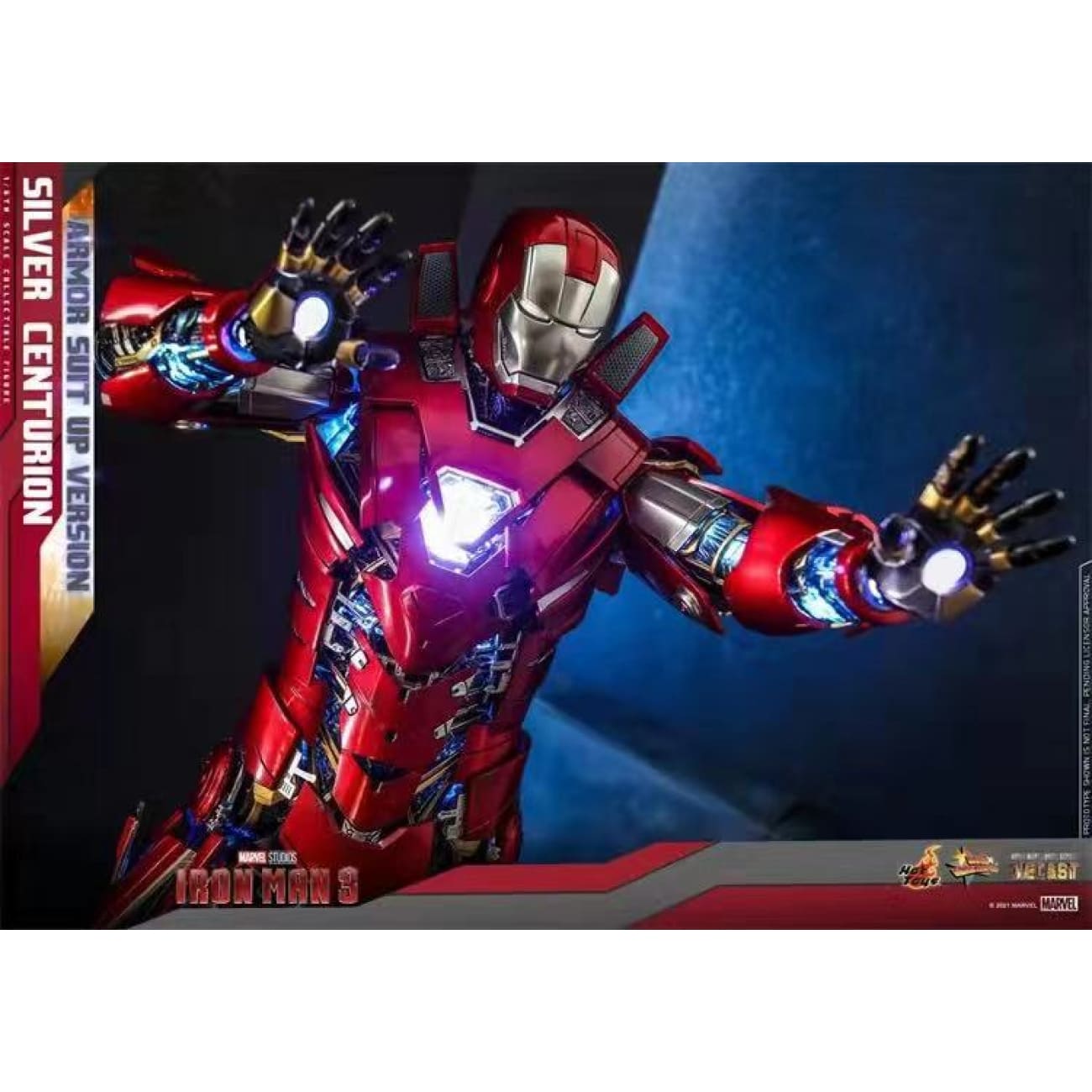 HOTTOYS -  IronMan 3 Silver Centurion Armor suit up version