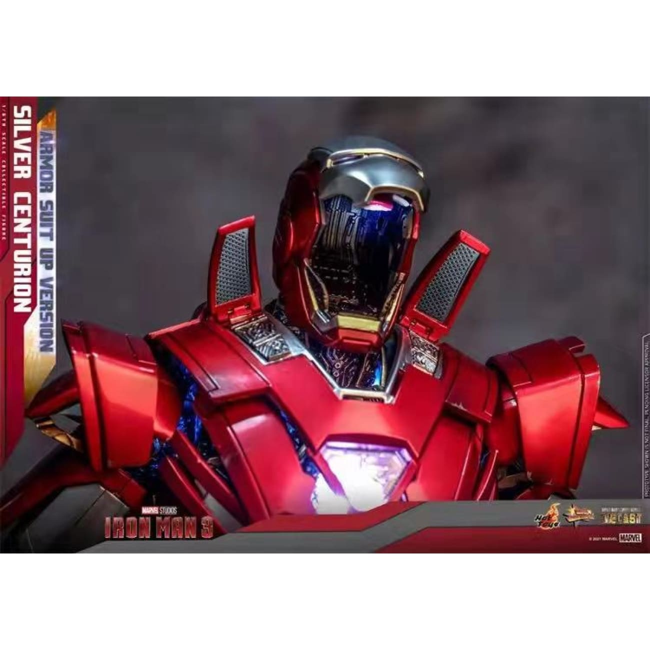 HOTTOYS -  IronMan 3 Silver Centurion Armor suit up version