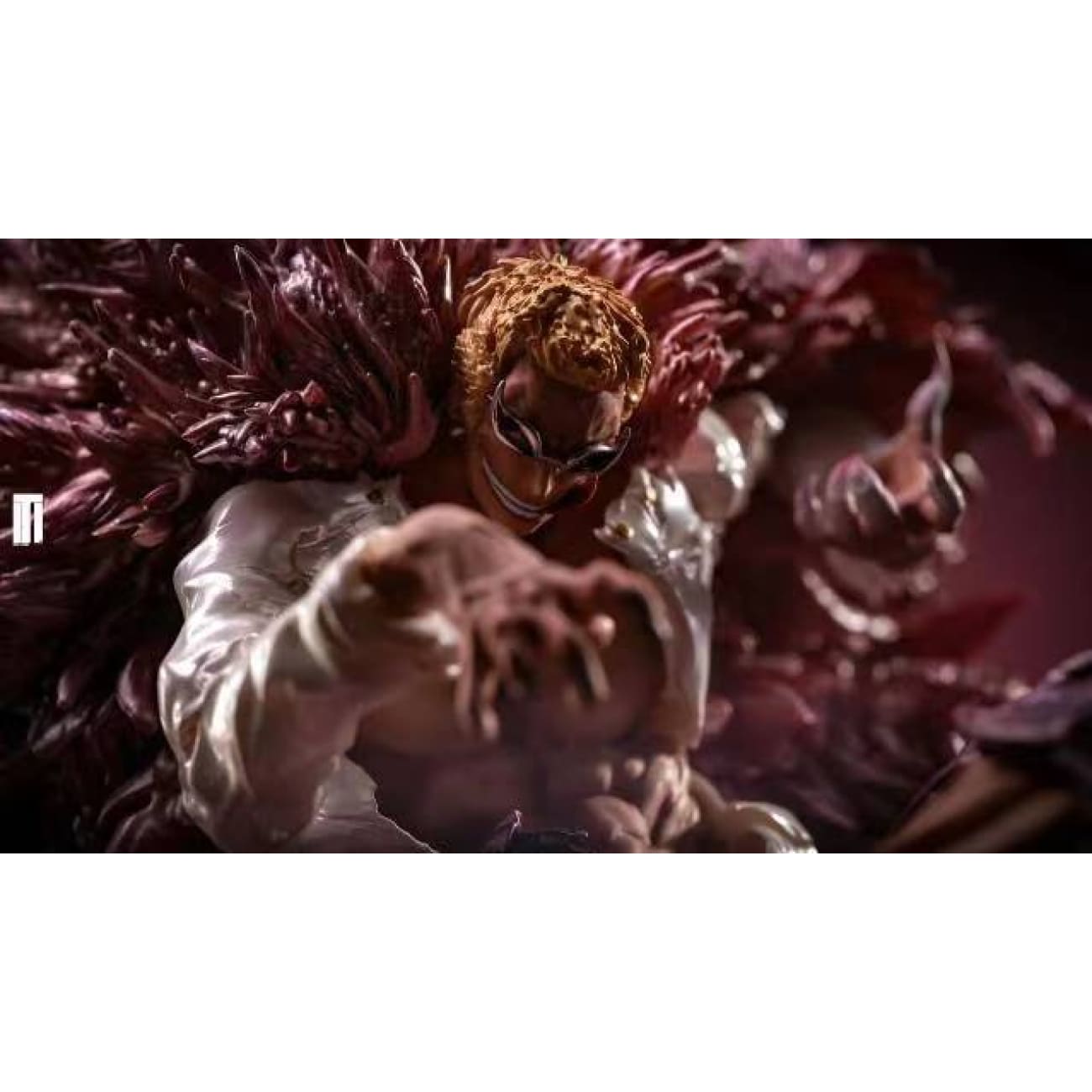 Iron Curtain Studio - Donquixote Doflamingo [2 Variants]