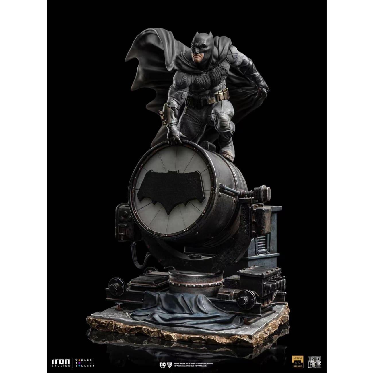 Iron Studios - Batman on Batsignal