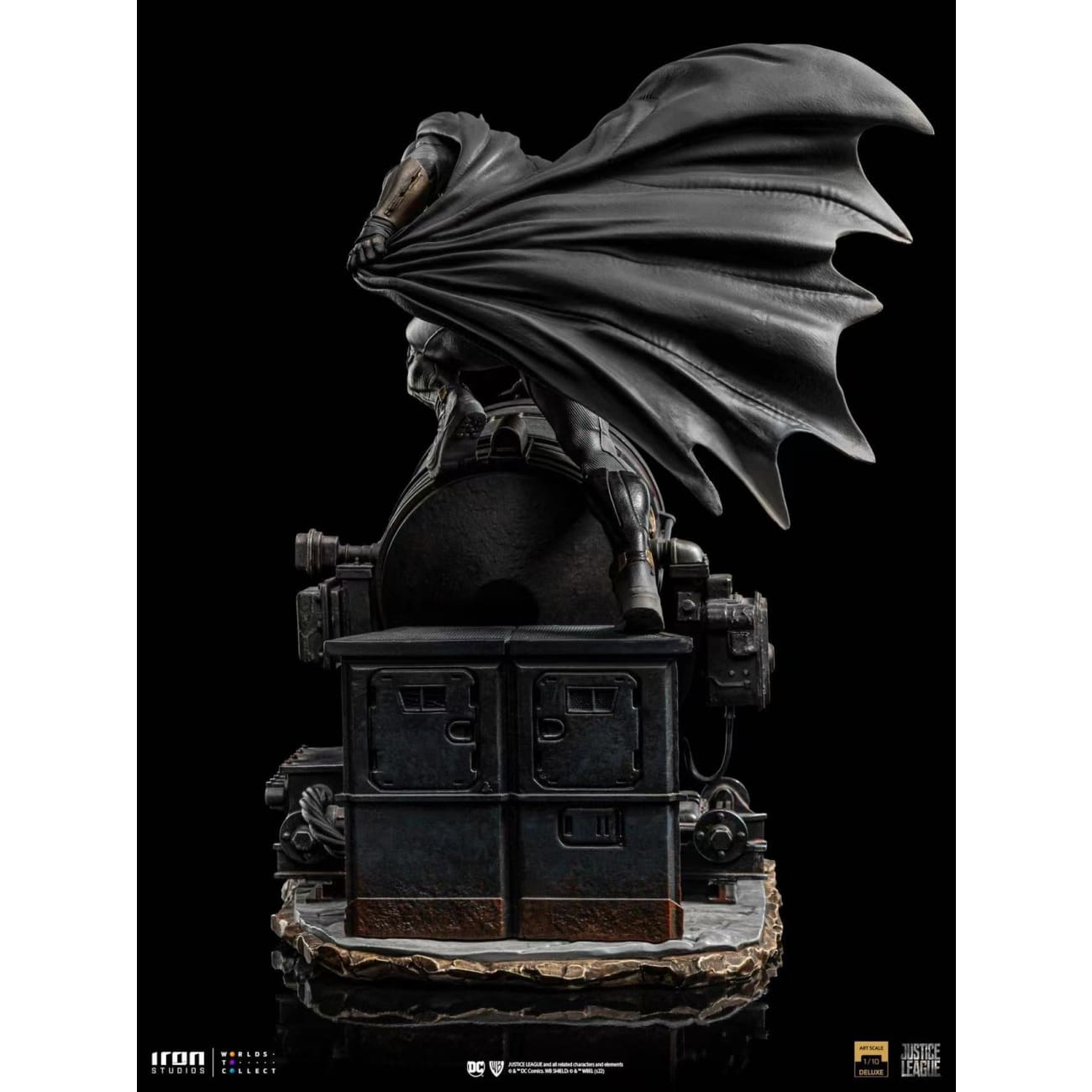 Iron Studios - Batman on Batsignal