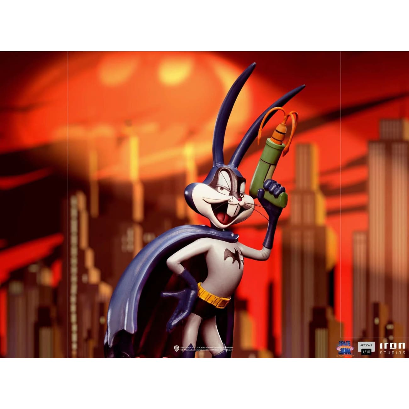 Iron Studios - Bugs Bunny cosplay batman/ Daffy Duck Cosplay superman 