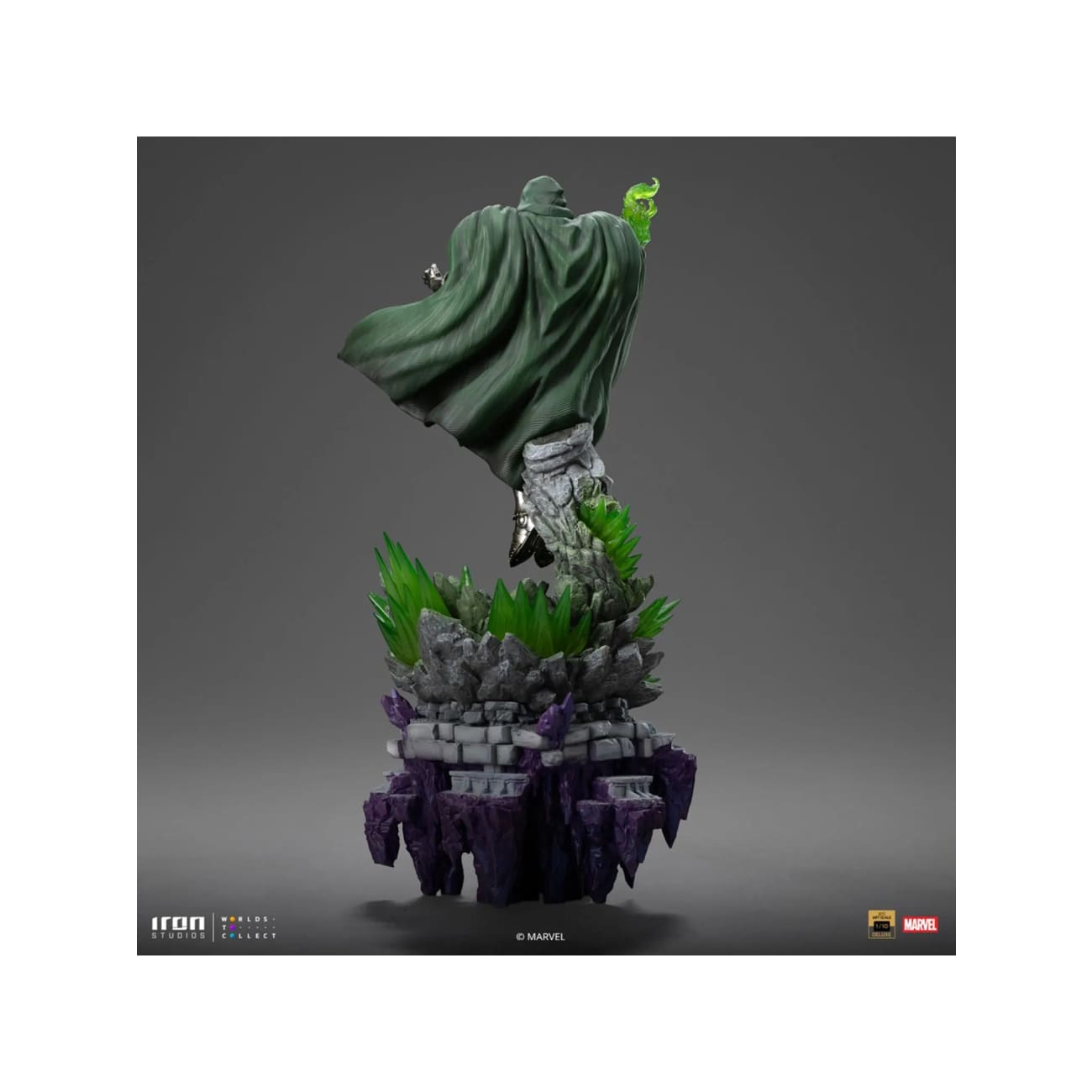 Iron Studios - Doctor Doom Standard Version [ MARCAS20225-10] / Deluxe Version [MARCAS20125-10] [2 Variants]