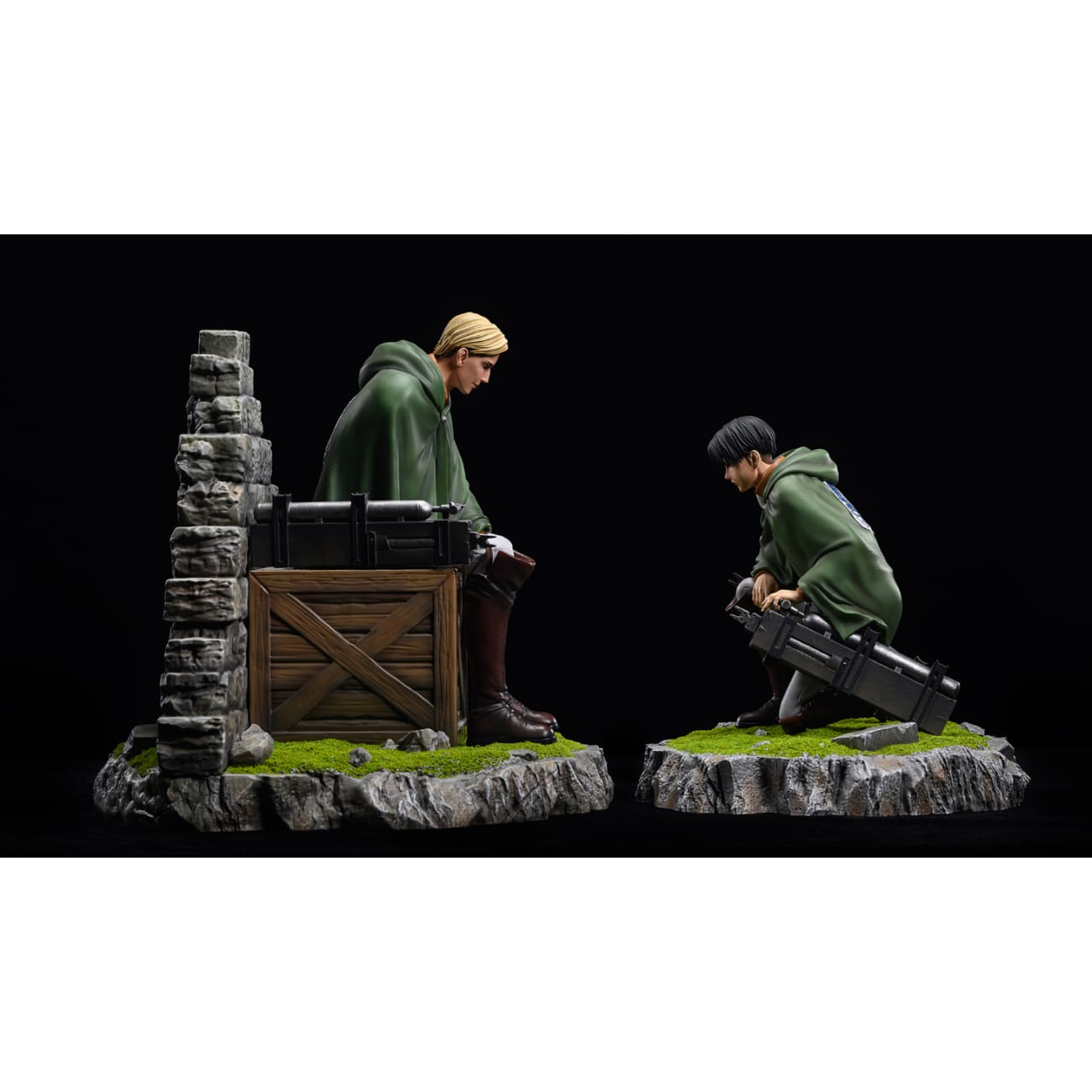 JR Studio - Levi Ackerman / Erwin Smith [3 Variants]