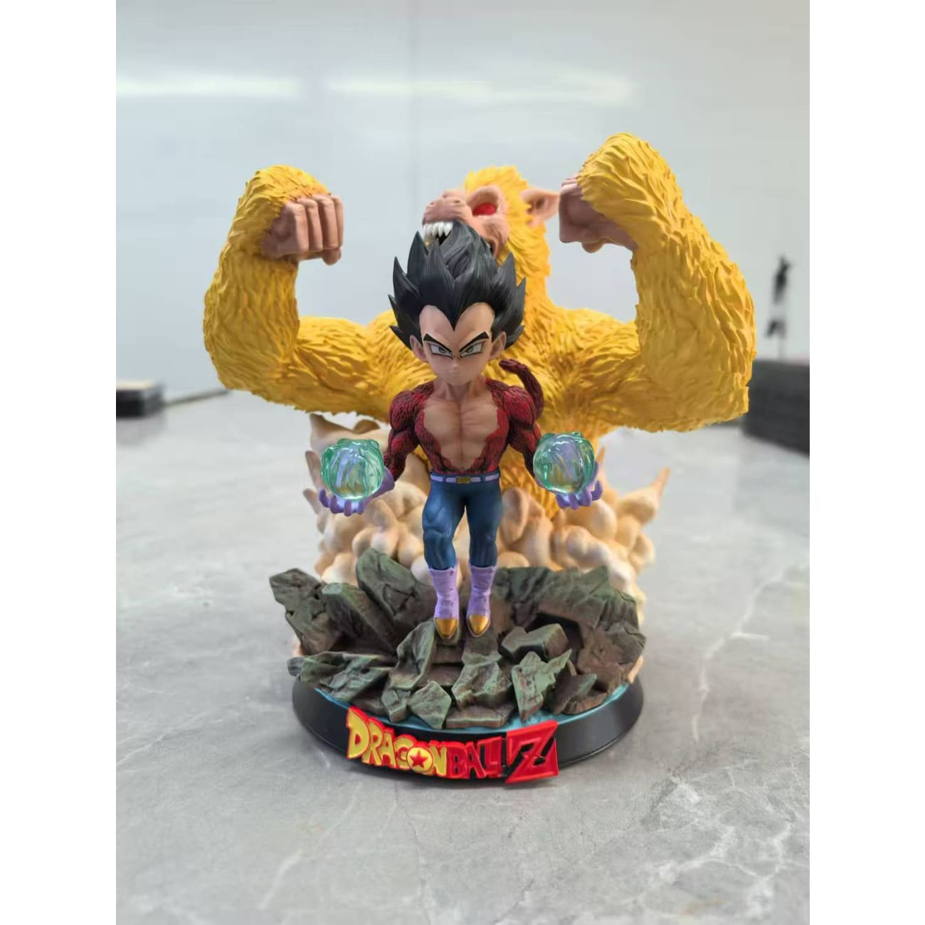 Knife Studio - Super Saiyan 4 Vegeta