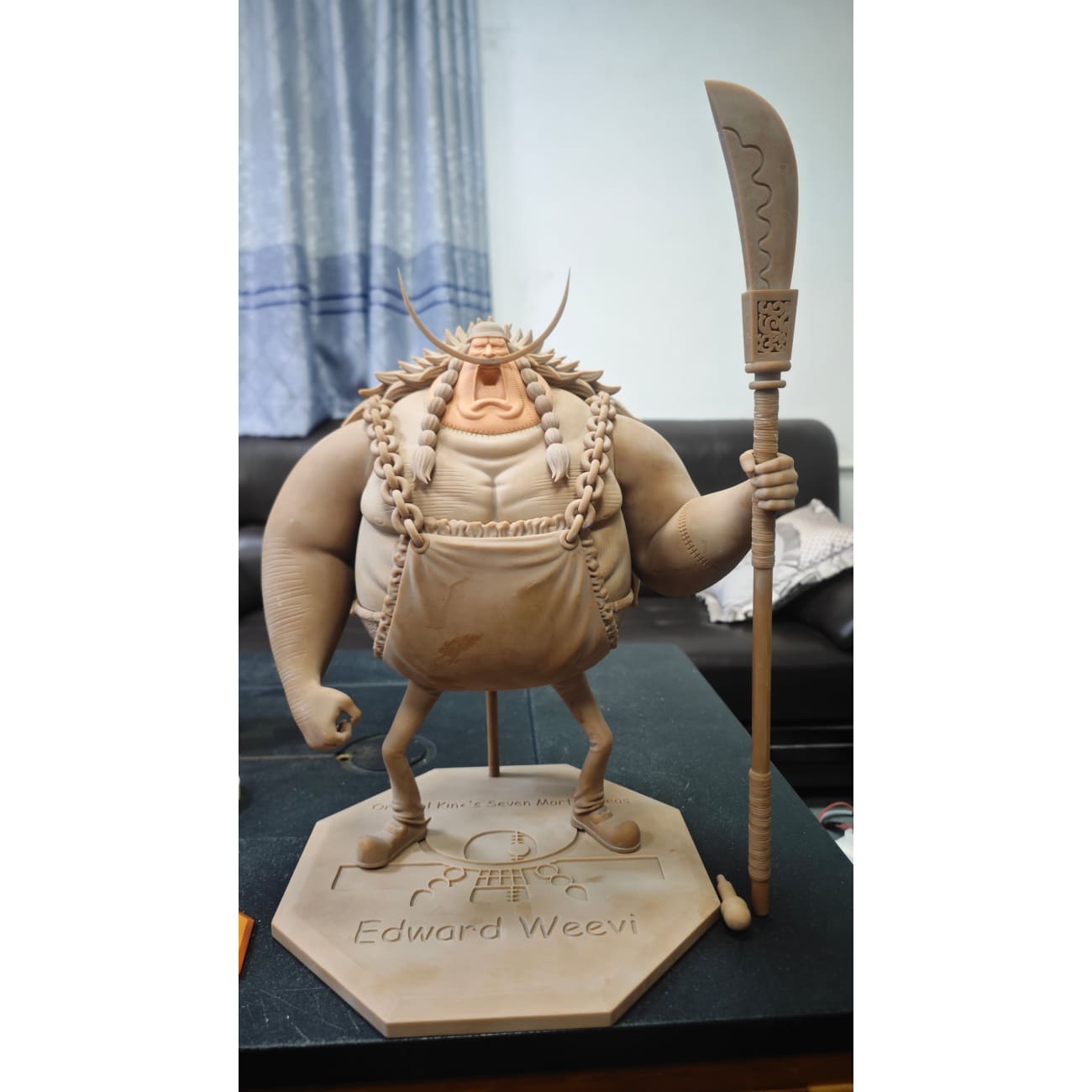 Long Hu Studio - Edward Weevil