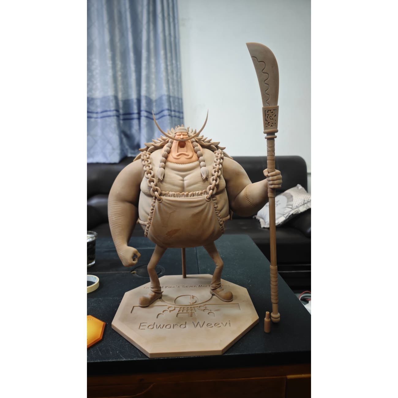Long Hu Studio - Edward Weevil