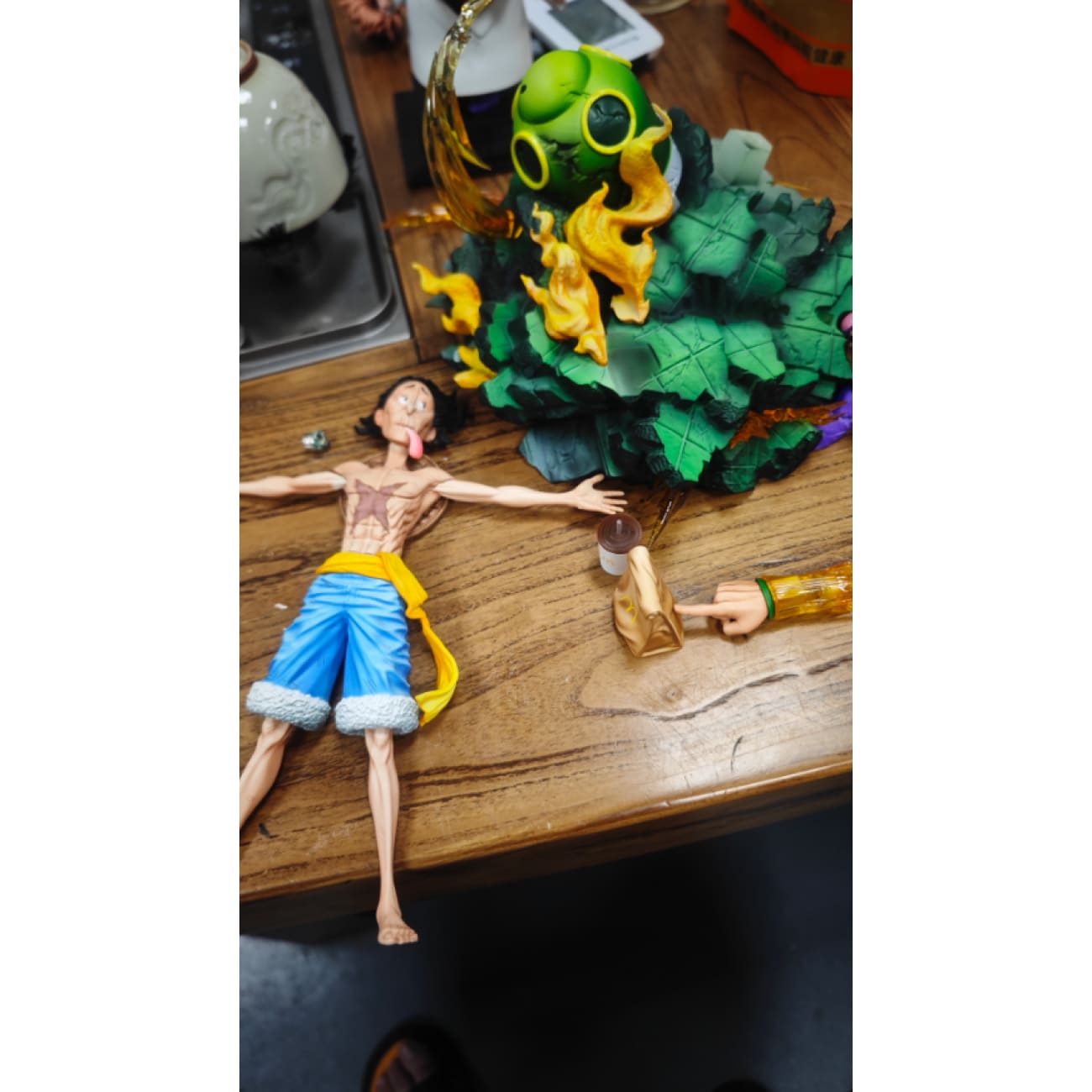 Long Hu Studio - Shrunken Exhausted Old Man Luffy [2 Variants]