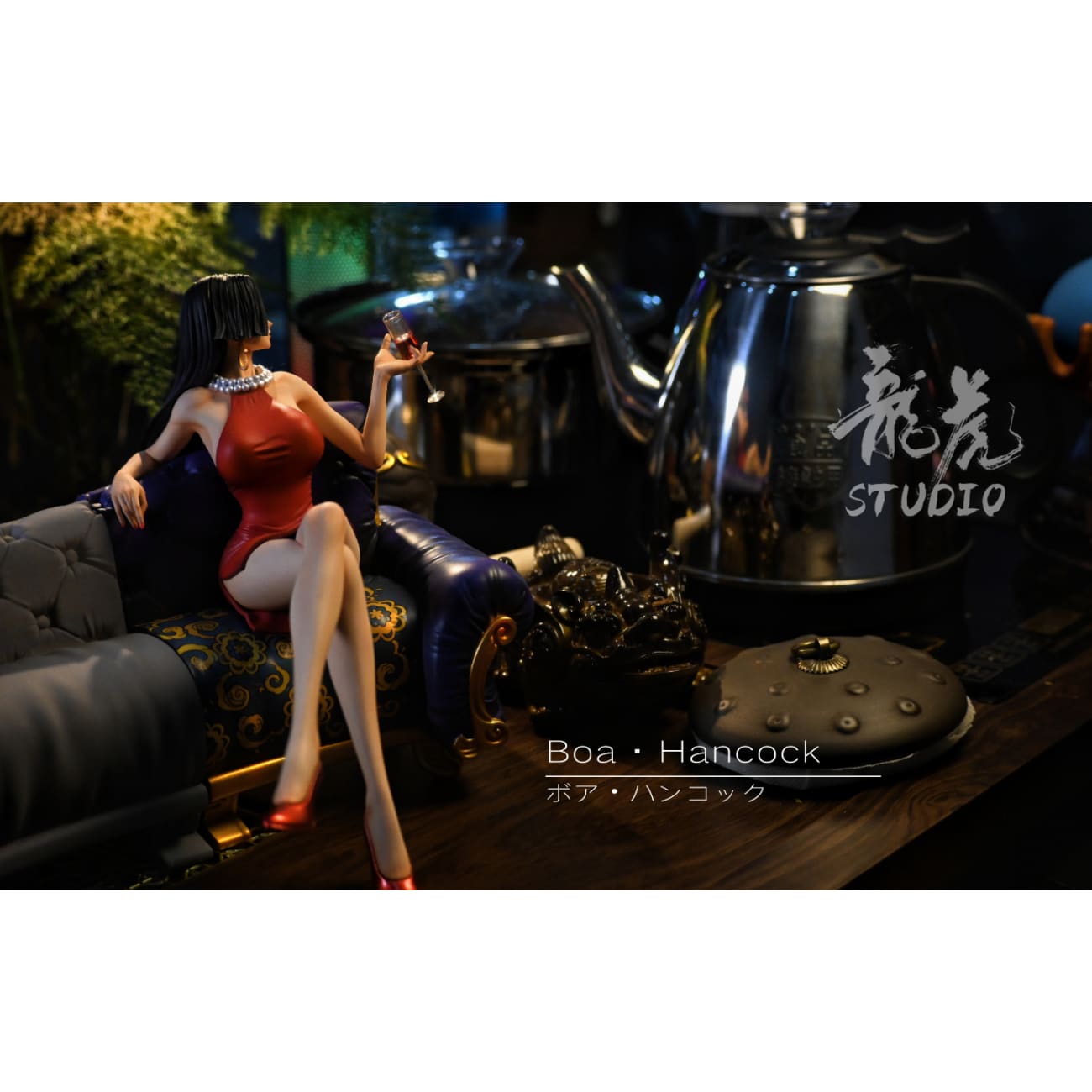 Long Hu Studio - Sitting Sofa Boa Hancock [3 Variants]