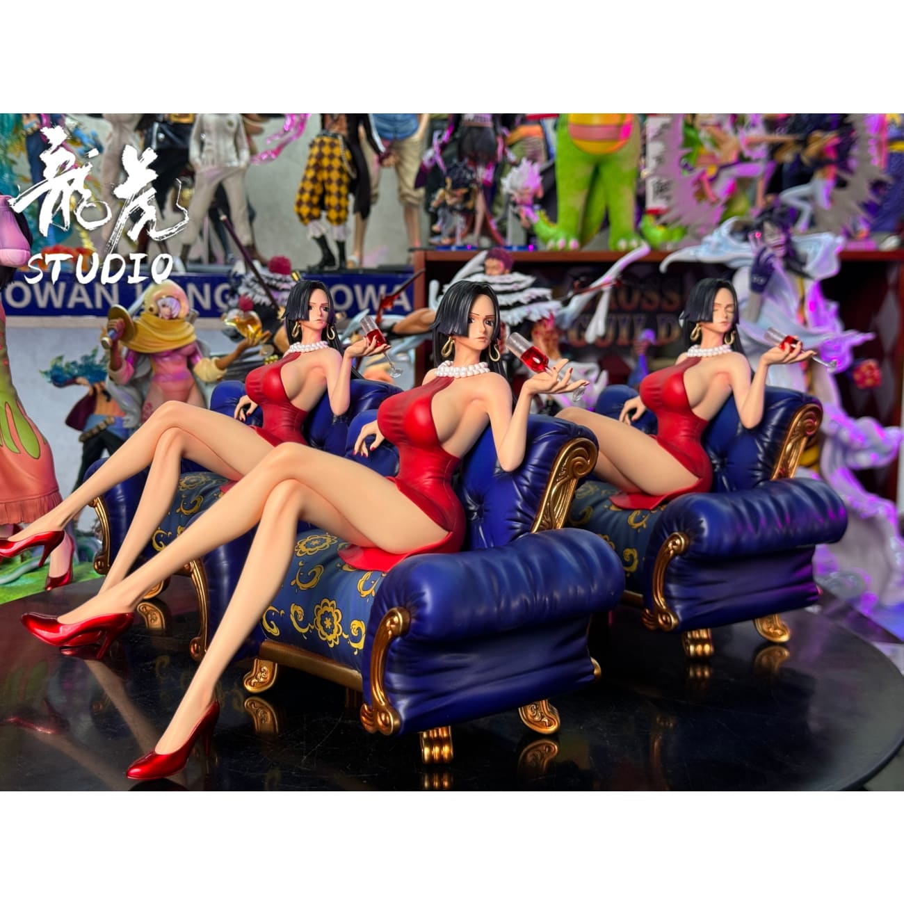 Long Hu Studio - Sitting Sofa Boa Hancock [3 Variants]