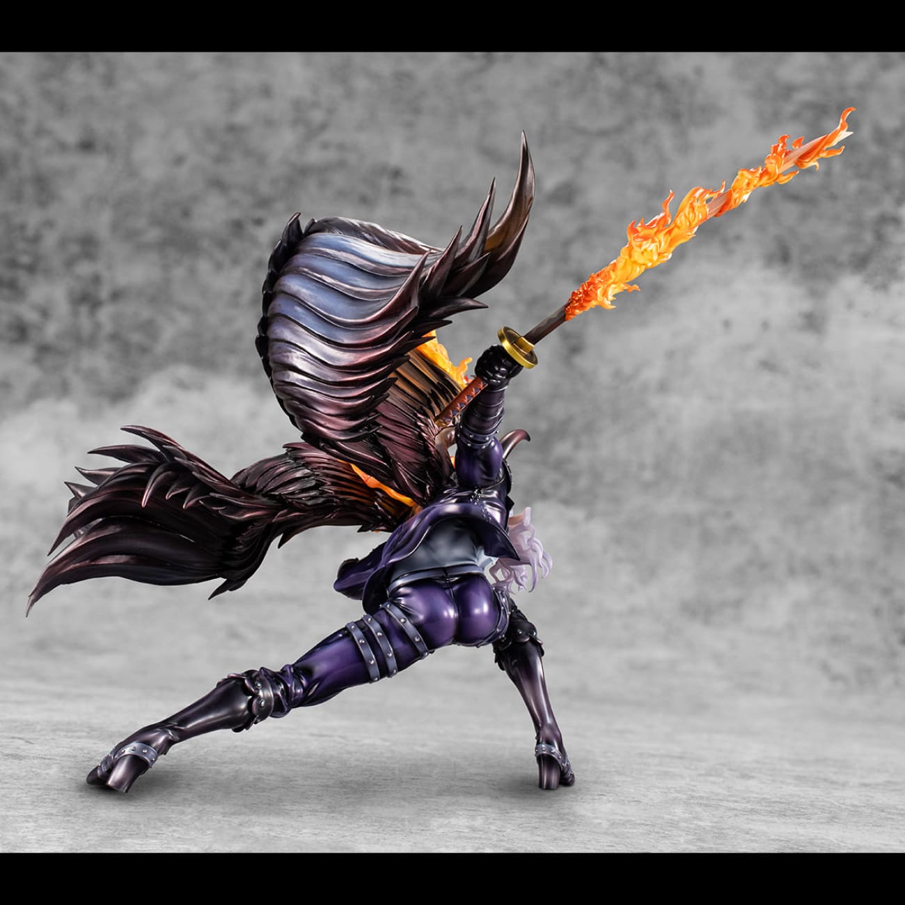 MegaHouse - King