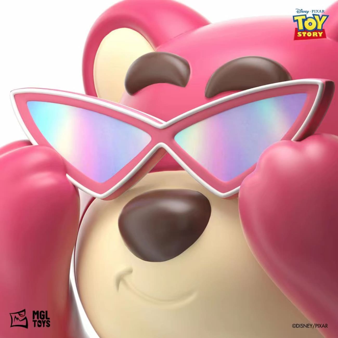 MGL TOYS - Lots-o'-Huggin' Bear Covering Eyes