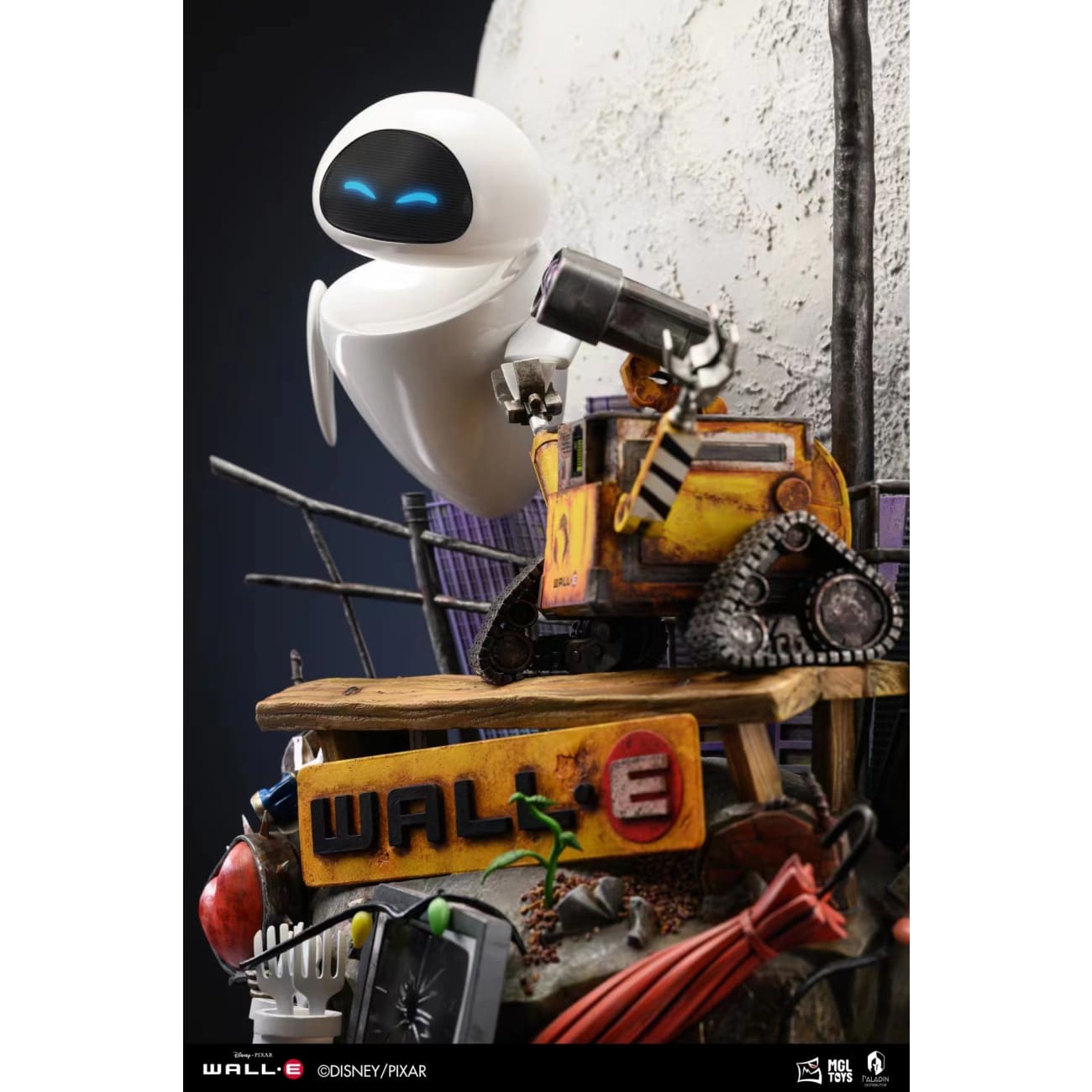 MGL TOYS - WALL-E & EVE