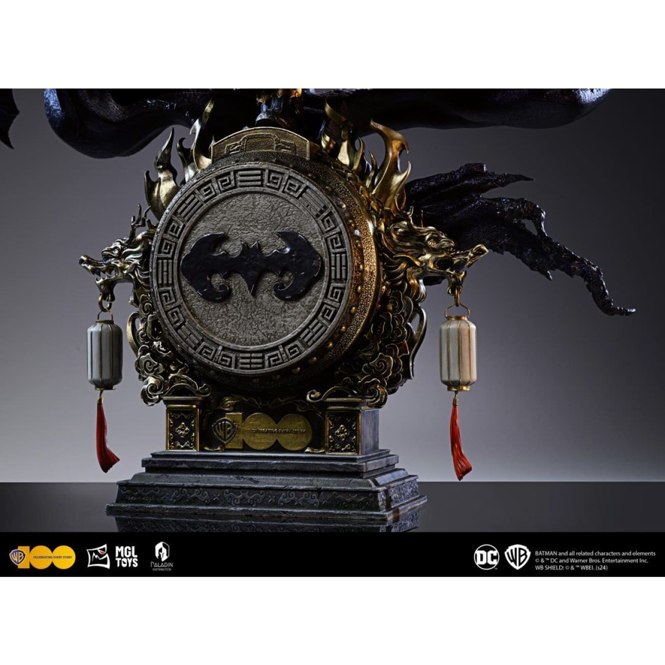 MGL Toys x Paladin Studio x Warner Bros - Batman Embroidered Uniform Guard
