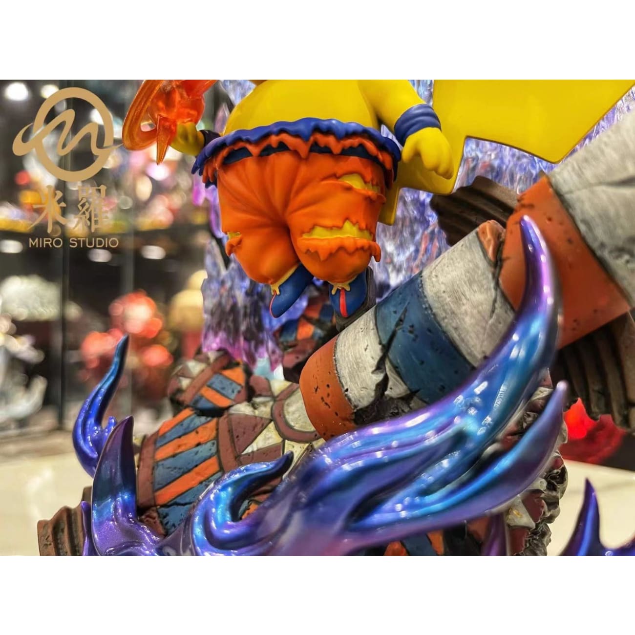 Miro Studio - Pikchu cosplay Ultra instinct Son Goku