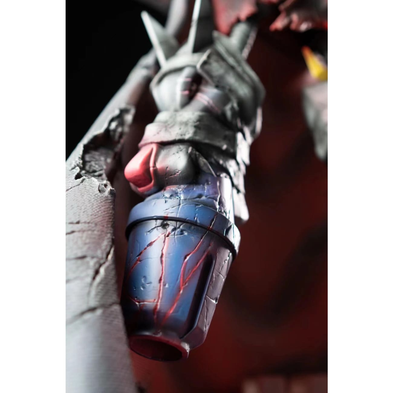 MO Studio x PaPa Studio - Battle Damaged Omegamon Zwart