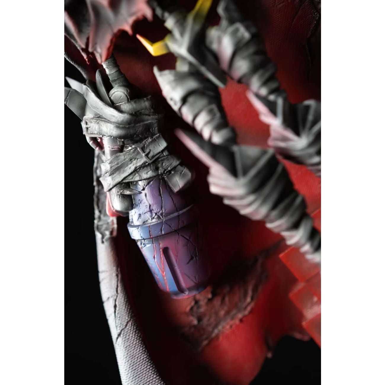 MO Studio x PaPa Studio - Battle Damaged Omegamon Zwart