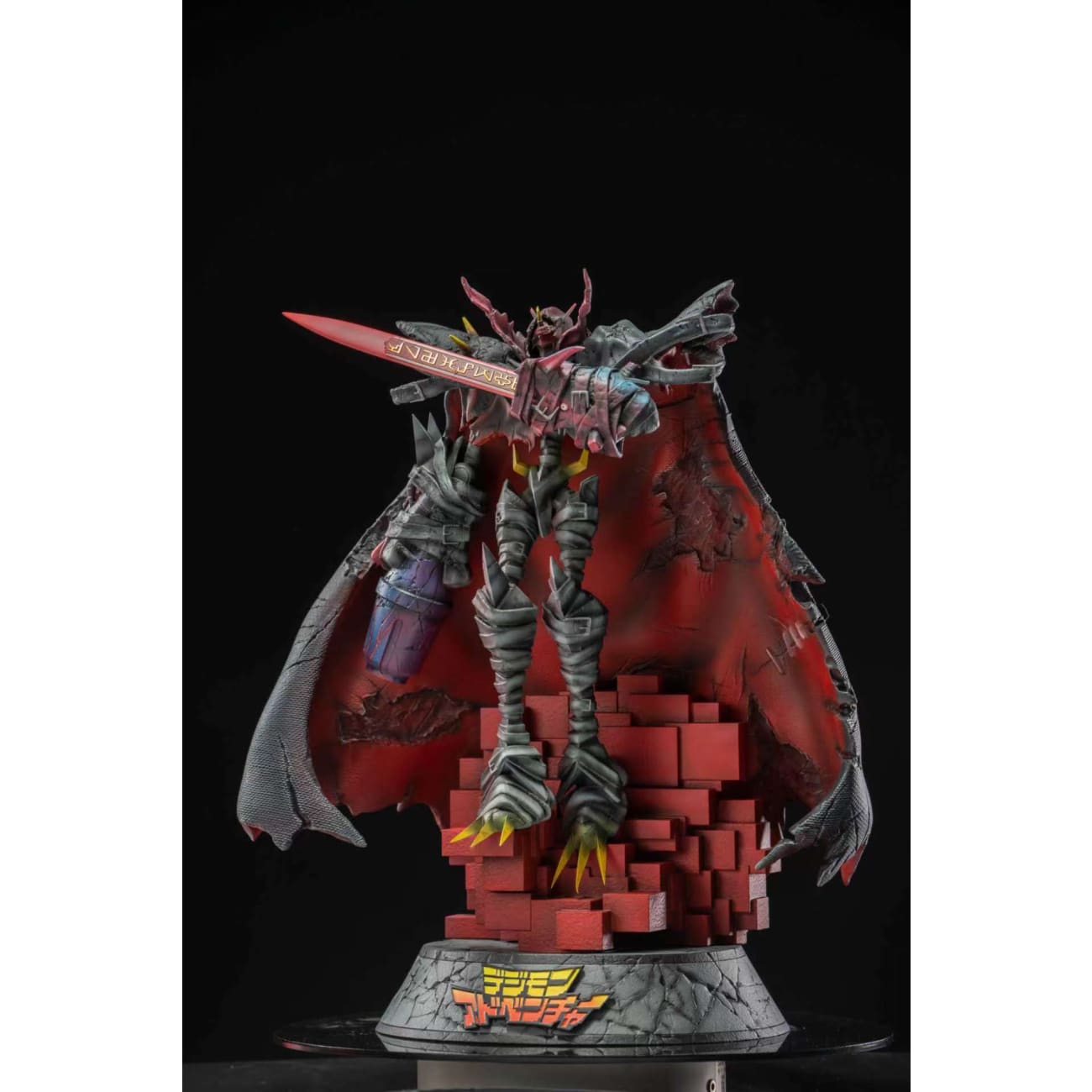 MO Studio x PaPa Studio - Battle Damaged Omegamon Zwart