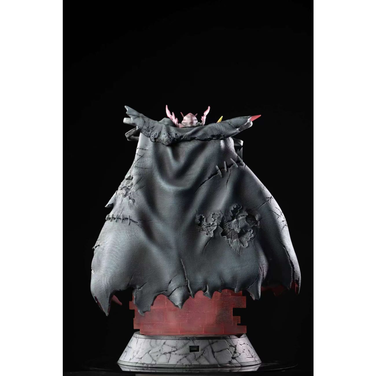 MO Studio x PaPa Studio - Battle Damaged Omegamon Zwart