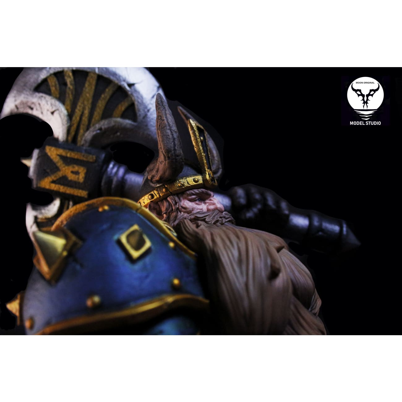 Moon Model Studio - Mountain King