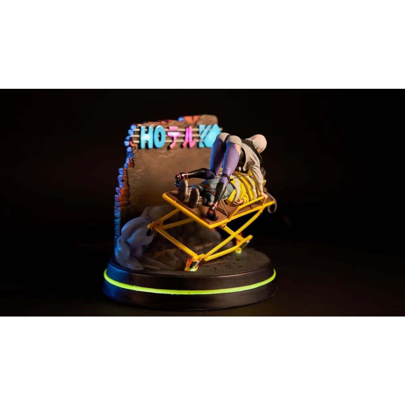 Neamedia Icons - Lucy and David Runaway Diorama