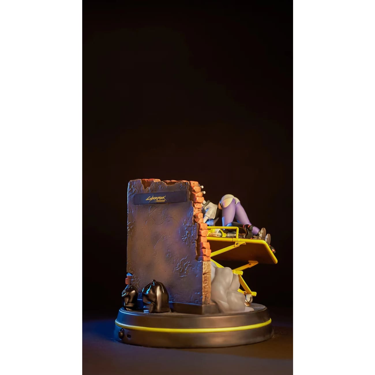 Neamedia Icons - Lucy and David Runaway Diorama