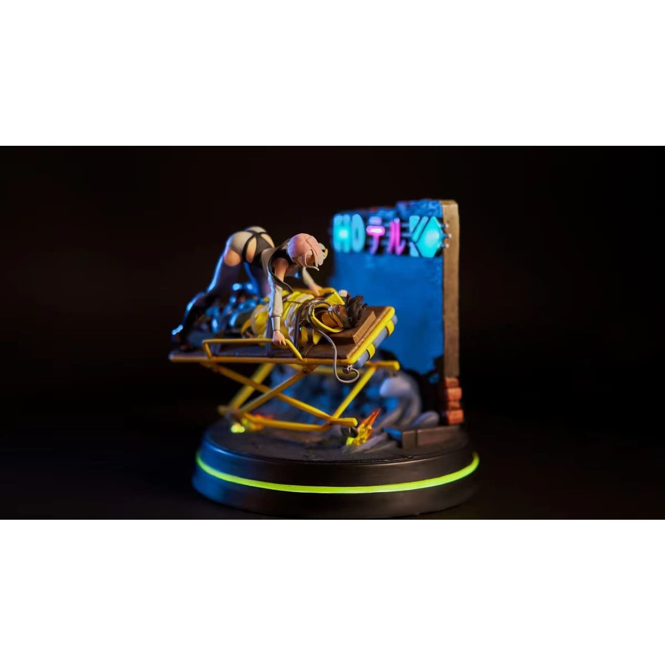 Neamedia Icons - Lucy and David Runaway Diorama