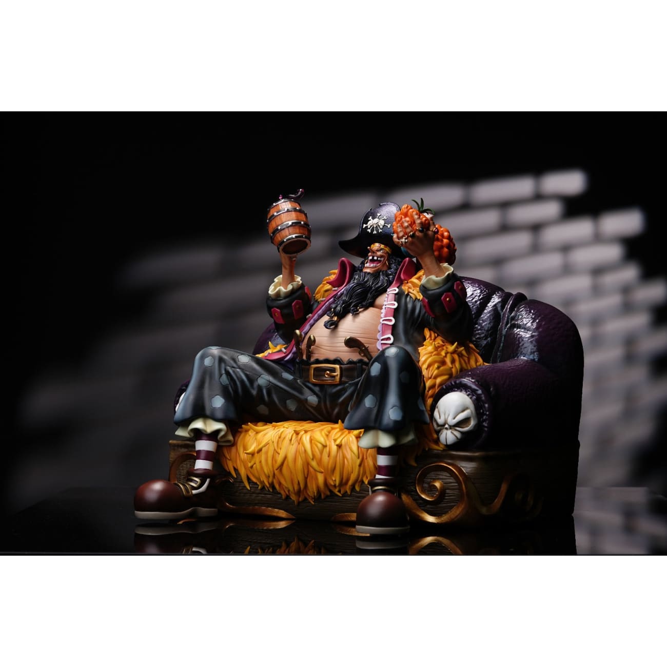 New Century Studio / Xin Shi Ji Studio - Sitting Blackbeard