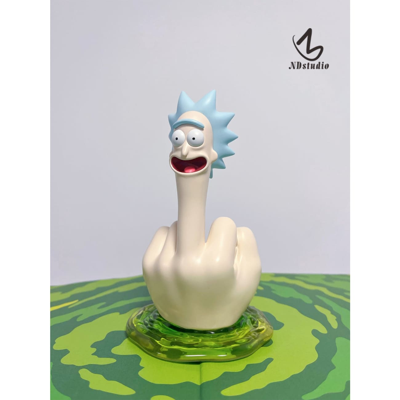 Ni Die Studio - Middle Finger Rick Sanchez [2 Variants]