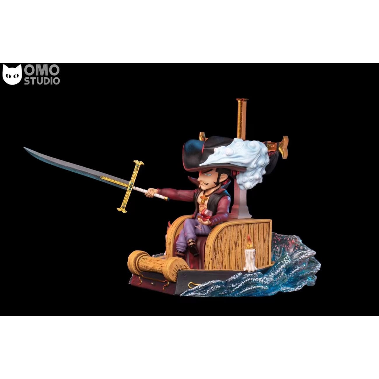 OMO Studio - Dracule Mihawk With Den Den Mushi