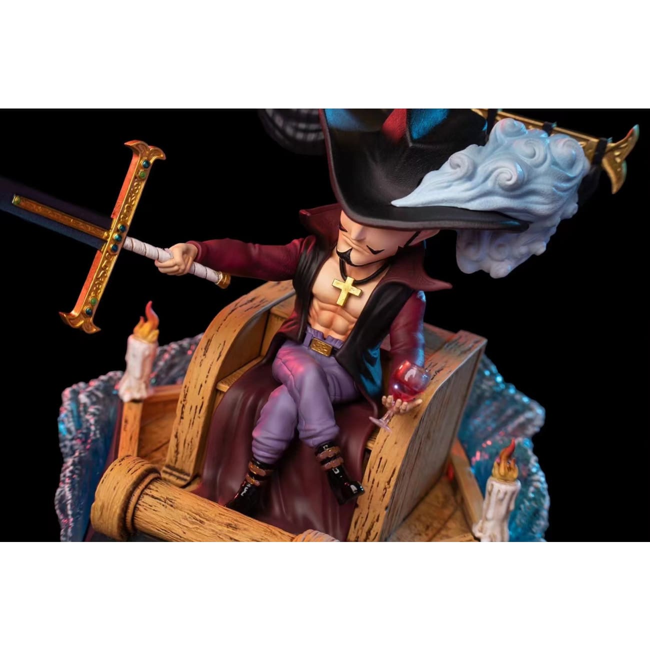 OMO Studio - Dracule Mihawk With Den Den Mushi